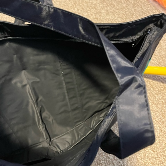 2/$10
New Black Tote blue yellow green front pockets  beach bag  summer bag - Picture 7 of 10